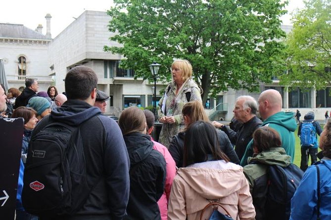 Dublin Book of Kells, Castle and Molly Malone Statue Guided Tour - Practical Details and Group Size