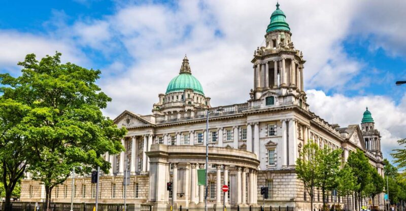Dublin Day Trip to Belfast, Titanic, Giant's Causeway by Car - Visiting Belfast’s Historic Town Hall and Cultural Landmarks