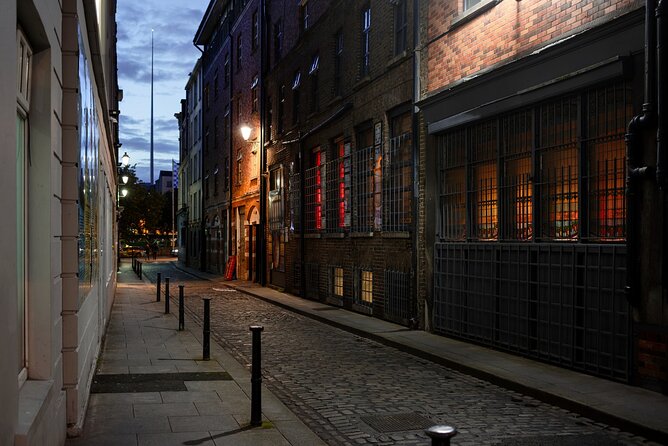 Dublin Historic Ghost Tour - Spirits in Saint Stephen’s Green: A Site of Hangings and Ghost Sightings