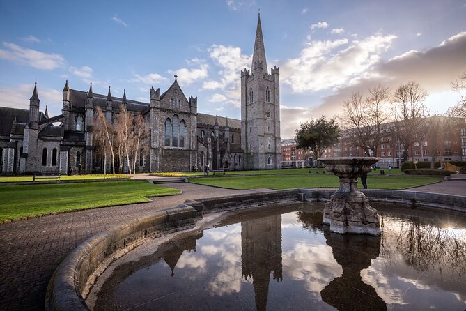Dublin in a Day: Dublin Castle, Book of Kells, Guinness & Whiskey - Discover Trinity College and the Book of Kells