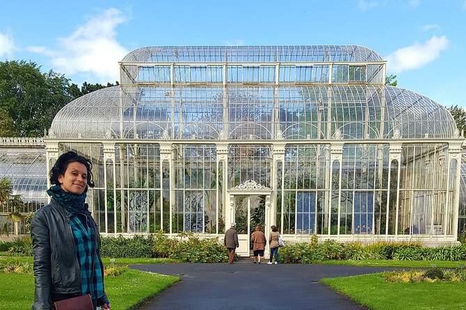 Dublin Literary Tour with a Local Expert: Custom & Private - Enjoying Dublin’s Literary Atmosphere in a Pub Setting