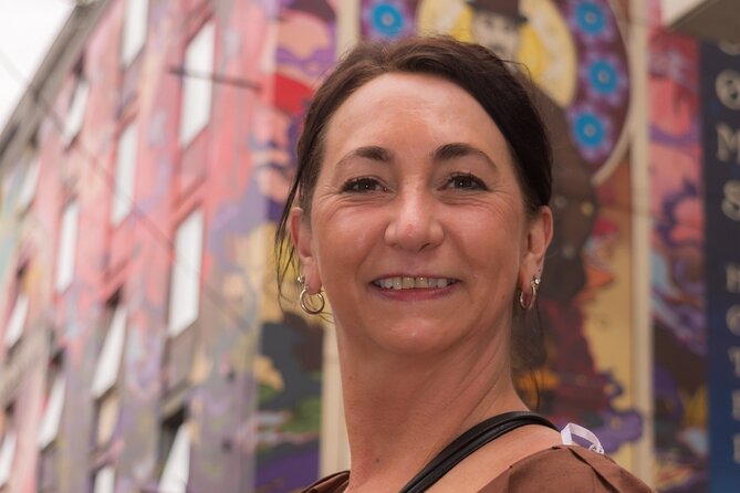 Dublin Photo Magic: Personalized & LGBTQ+ Friendly - Meeting Point at The Stags Head in Dublin