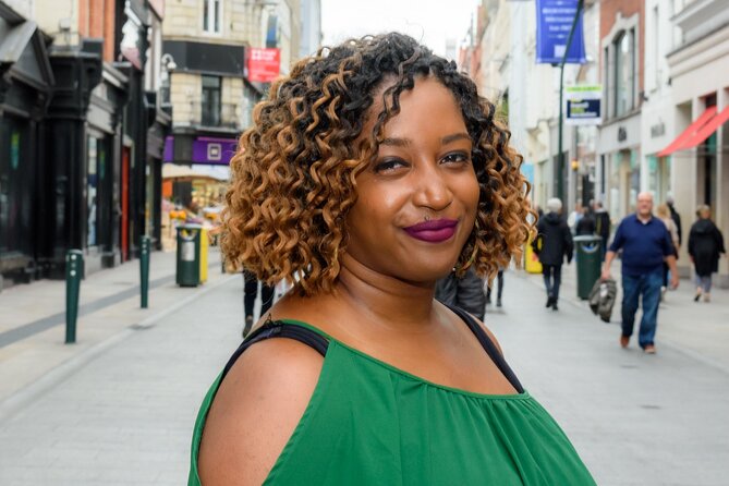 Dublin Photo Magic: Personalized & LGBTQ+ Friendly - The Vibrant Life of Temple Bar