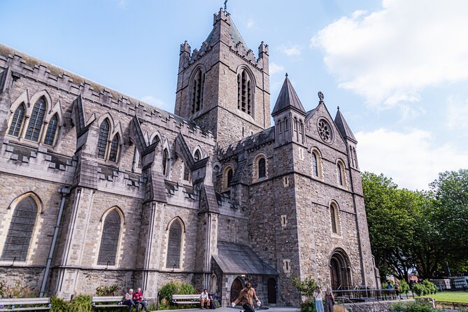 Dublin: Private Chauffeur Tour - St. Patrick’s Cathedral and Dublin Castle Highlights