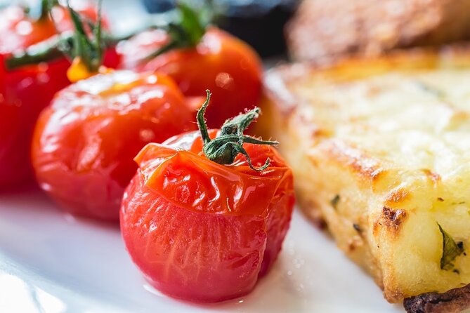 Dublin Private Walking Food Tour With Secret Food Tours - Sampling Irish Cheese at Cows Lane