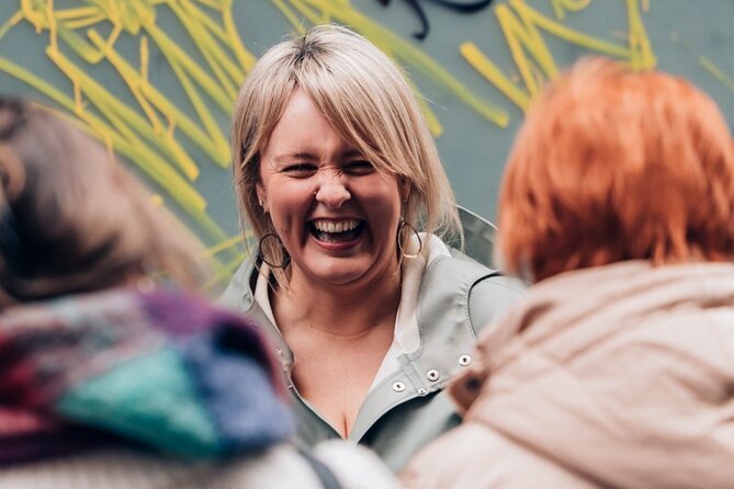 Dublin Storytelling Pub Tour - 3 stops, drinks & local snacks - Meet the Guide and Group Dynamics