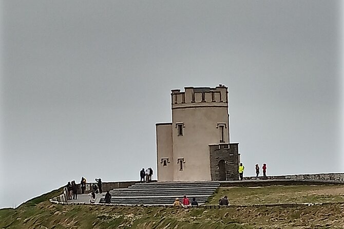 Dublin To Cliffs Of Moher Private Sightseeing Tour - Historic Stops at Bunratty Castle and Seans Bar