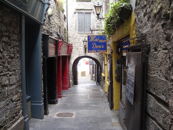 Dublin to Glendalough, Wicklow and Kilkenny Full Day Guided Tour - Comfortable Coach Travel with Modern Amenities