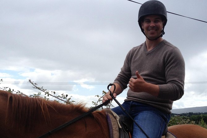 Dublin to Wicklow, Glendalough Small Group Tour with Horse Riding - Lunch Break in the Enchanting Enniskerry Village Square