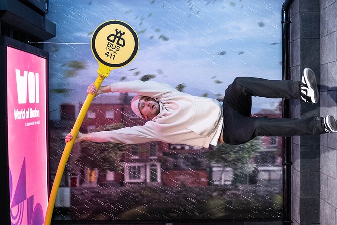 Dublin World of Illusion Entry Ticket with Interactive Exhibits - Highlights of the Exhibit Collection: Optical Illusions and Gravity Rooms