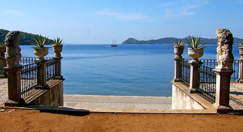 Dubrovnik: 3 Islands Fun Boat Trip with Drinks (FR, ES, EN) - Potential Limitations and Tips