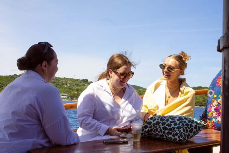 Dubrovnik: 6 hours Blue cave & Elaphiti with optional lunch - Discover the Blue Cave’s Vivid Waters