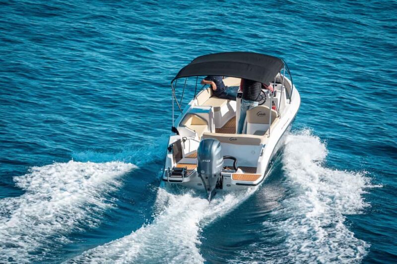 Dubrovnik: Blue Cave small group tour - Food and Drinks Onboard