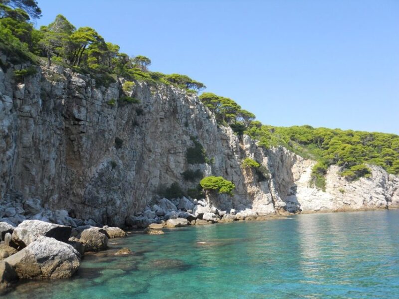 Dubrovnik: Blue Cave Tour with Panoramic Old Town View - Drinks, Snorkeling, and Onboard Comforts