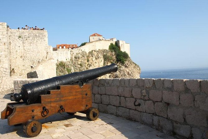 Dubrovnik City Walls Tour for Early Birds or Sunset Chasers - The Role of the Local Guide and Their Stories