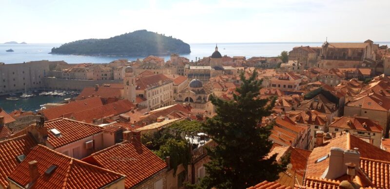 Dubrovnik: Early Bird Walking Tour - Embracing the Local Atmosphere in the Old Town