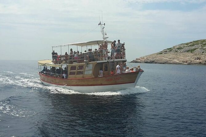 Dubrovnik Islands Boat Tour with Lunch and Unlimited Drinks - The Crew and Overall Atmosphere