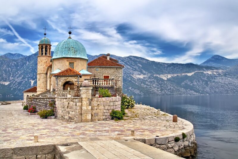 Dubrovnik: Montenegro Day Trip by Bus and Boat - Practicalities: Border Crossings and Border Queues