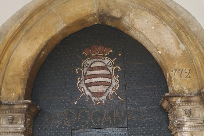 Dubrovnik Old City and Cable Car Private Tour - Visiting the Homeland War Museum