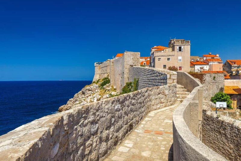 Dubrovnik: Old Town & City Walls Tour with Optional DU Pass - Walking Through Dubrovnik’s Historic Pile Gate and City Entrance