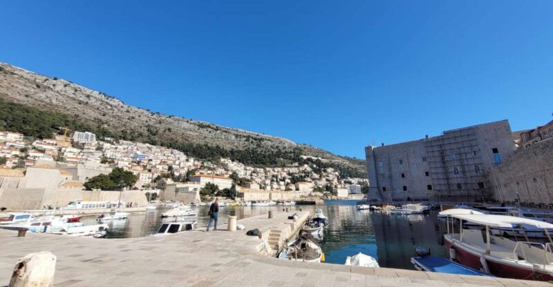 Dubrovnik: Old Town Highlights Tour with Audio Guide - Physical Requirements and Accessibility