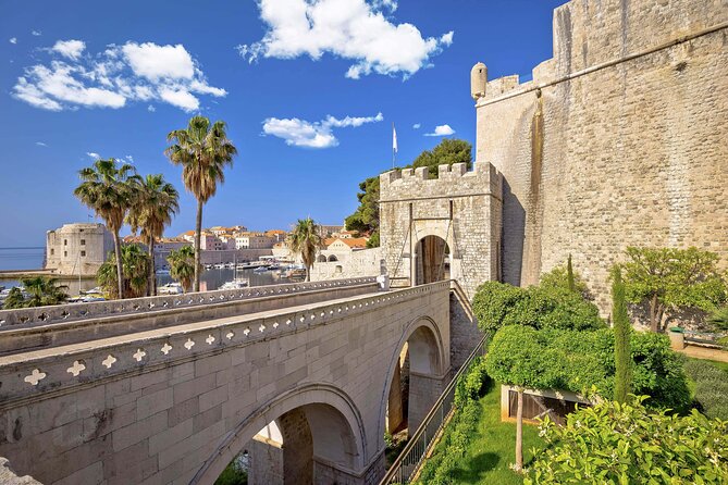 Dubrovnik Old Town Walking Tour with Audioguide - Discovering Religious and Civic Landmarks