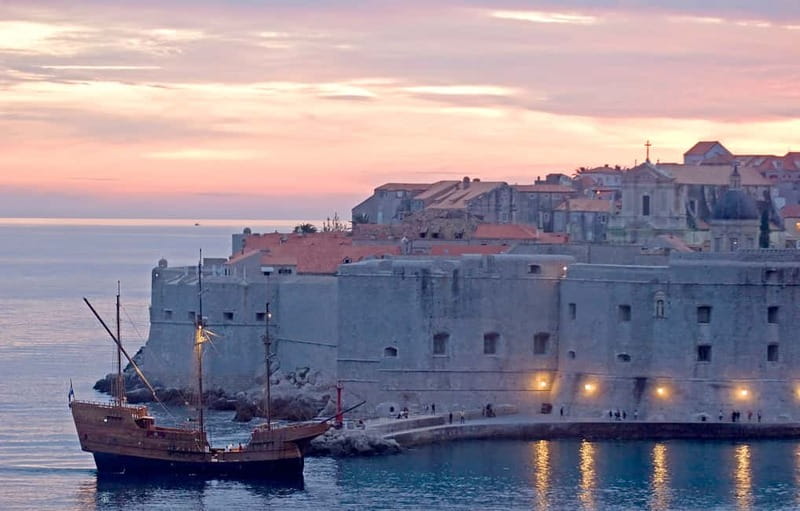 Dubrovnik: Panoramic Sunset Cruise-Karaka Ship (Adult Only) - Dubrovnik Sunset Cruise: A Romantic Farewell or a Peaceful Retreat