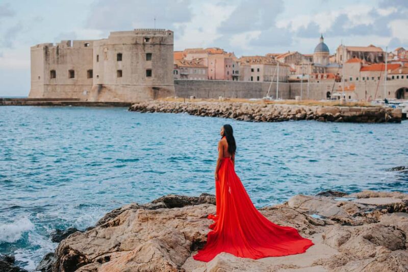 Dubrovnik: Private Flying-dress Photoshoot - The Role of the Professional Photographer