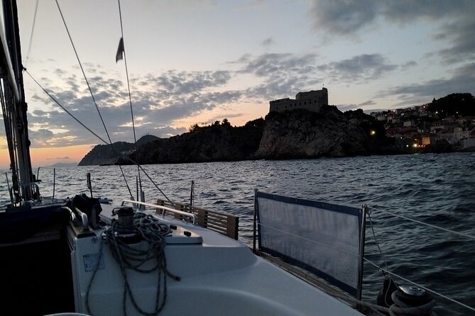 Dubrovnik: Private Sunset tour on a yacht around Dubrovnik - Sunset Viewing: Blue Cave or Dubrovnik Walls