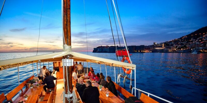 Dubrovnik: Sunset Dinner Cruise around the Old Town - Key Points