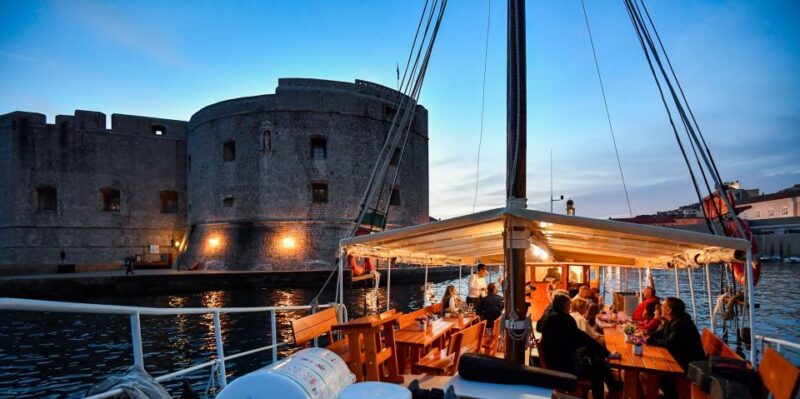 Dubrovnik: Sunset Dinner Cruise around the Old Town - The Family-Run Atmosphere and Friendly Service