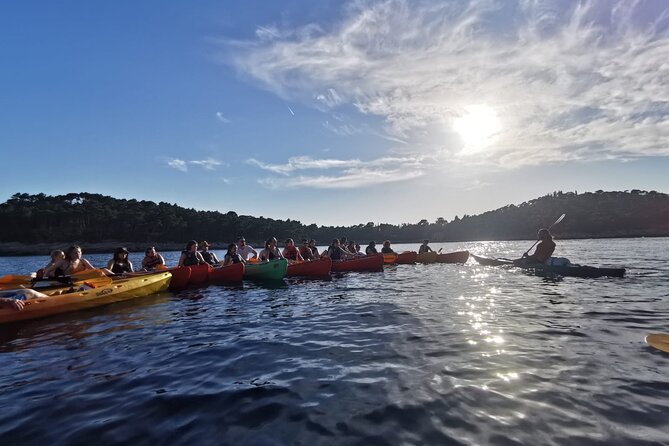Dubrovnik: Sunset Kayak & Snorkel Tour with Wine & Water - Paddling Back to Dubrovnik’s Old Town