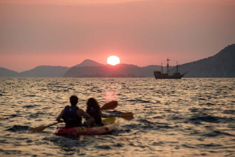 Dubrovnik: Sunset Kayaking and Snorkeling Tour - Exploring the Betina Cave and Marine Life