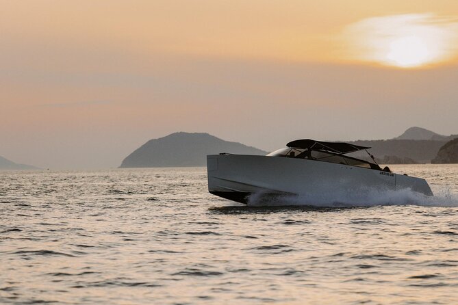 Dubrovnik to Elaphiti: Yacht Escape in Style - Visiting Kolocep Island and the Blue and Green Caves