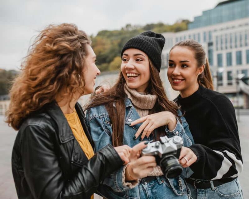 Duisburg: 2-hour Best Intro Walking Tour with a Local - Exploring Iconic Landmarks: Lifesaver Brunnen and Rathaus Duisburg