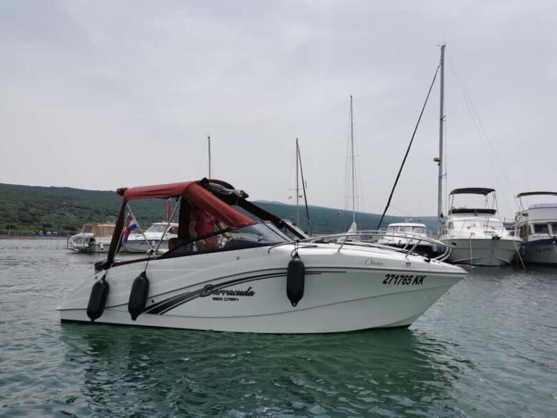 Dunat/Krk: Rent a boat Oki Barracuda 585 - Key Points