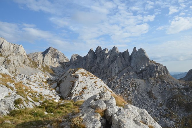 Durmitor  Bobotov kuk (2.523m) Hiking Tour - Traversing the Valley of Surutka to the Base of Bobotov Kuk