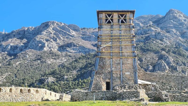 Durres/Golem: Kruja Castle & Bazaar with Traditional Lunch - Ascending to the Castle Ramparts for Scenic Mountain Views