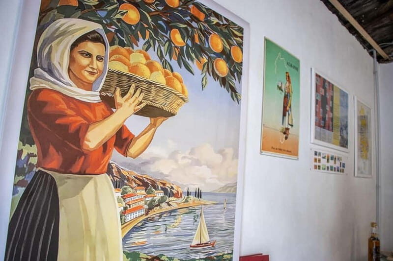 Durrës: Peeping Tourist Exhibition Ticket - Location and Accessibility