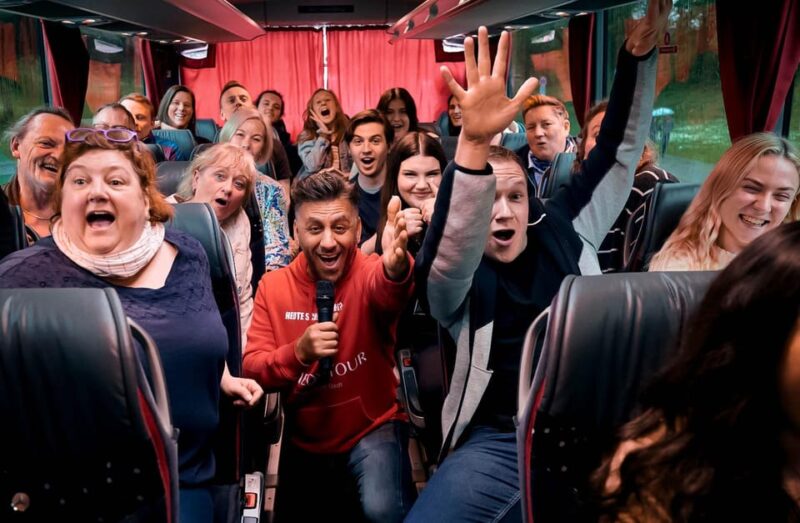 Düsseldorf: 1.5-Hour Comedy Bus Tour - An Unconventional Way to Explore Düsseldorf