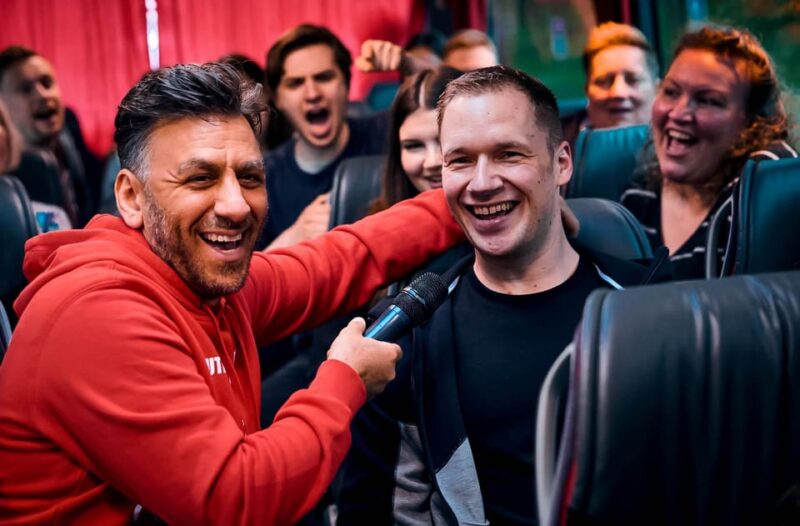 Düsseldorf: 1.5-Hour Comedy Bus Tour - Key Points