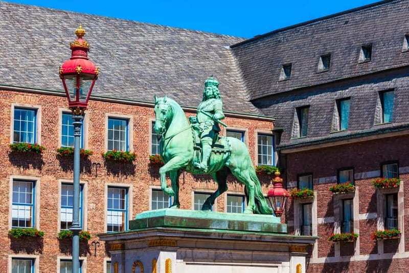 Dusseldorf: 2-hour Best Intro Walking Tour with a Local - Key Points