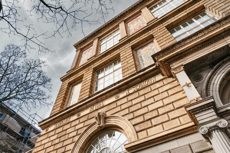 Dusseldorf: Art and Culture Guided Tour with a Local - Exploring a Historic Park from the 1600s