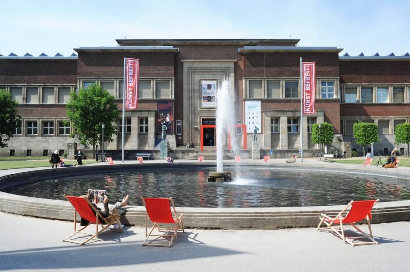 Düsseldorf: Art:walk museum pass - Scenic Walks Between Museums and City Highlights
