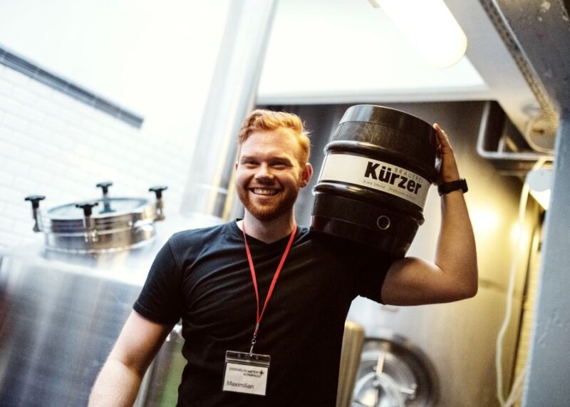 Düsseldorf: Brewery Tour with Alt Beer Tastings - The Itinerary: From Historic Löwenhaus to Multiple Breweries