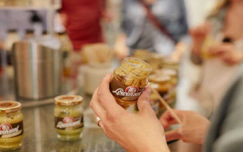 Düsseldorf: Culinary Soul Guided Tour - Tasting the Best: Food and Drink Highlights