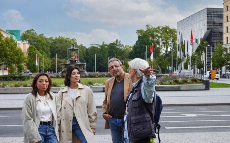 Düsseldorf: Düsseldorf in 120 minutes - Visiting Düsseldorf’s Iconic Rhine Promenade