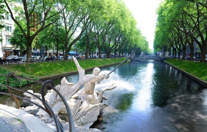 Düsseldorf: Düsseldorf in 120 minutes - Insights into Local History and Contemporary Life