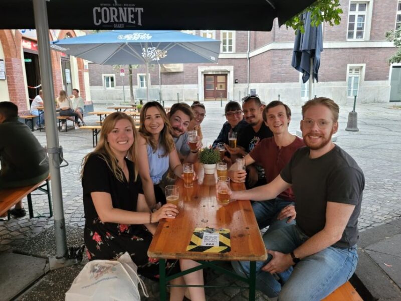 Düsseldorf: Guided Beer Tour with 4 Beers & a Flexible Route - The Role of the Guide: Stories and Local Insights
