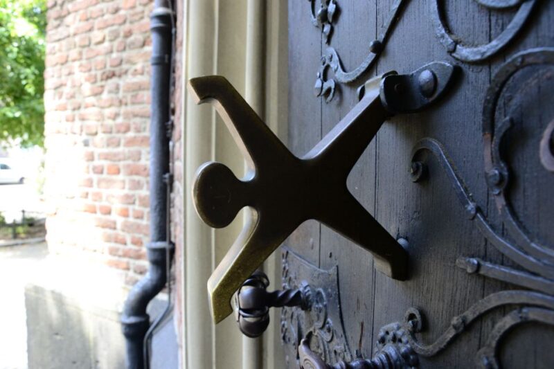 Düsseldorf: Guided Old Town Tour with Beer Break - Visiting Local Breweries and Optional Beer Tasting